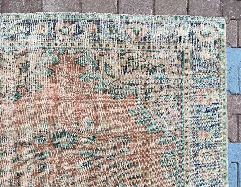 XL Vintage Turkish Accent Area Rug 6 x 10.1 ft