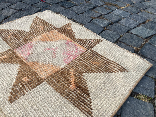 Vintage Turkish Runner Rug 2.6 x5.1 ft