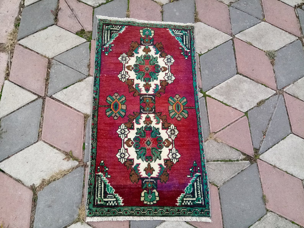 Vintage Turkish Mini Rug 1.5 x 2.8 ft