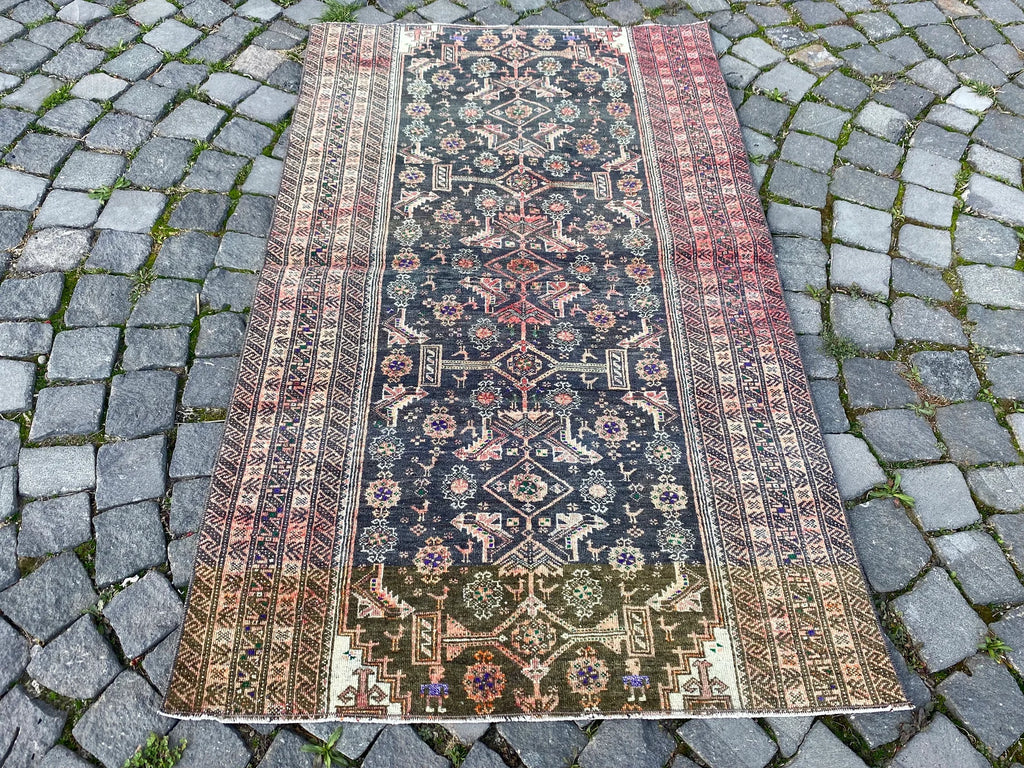 Vintage Turkish Accent Area rug 2.9 x 4.8 ft