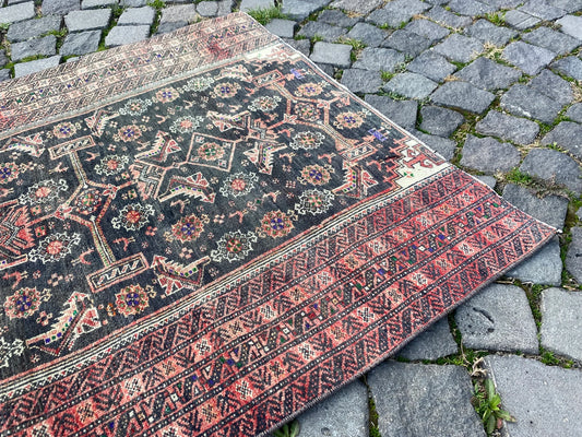 Vintage Turkish Accent Area rug 2.9 x 4.8 ft