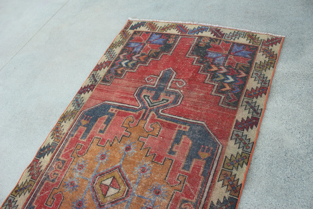 Vintage Turkish Accent Area rug 4.1 x 8.4 ft