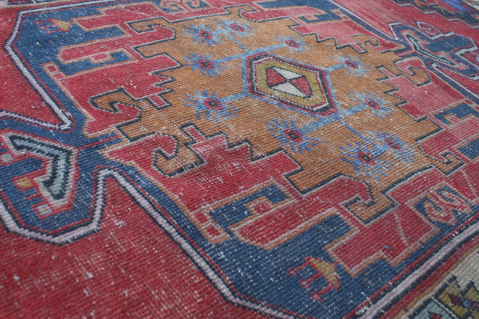 Vintage Turkish Accent Area rug 4.1 x 8.4 ft
