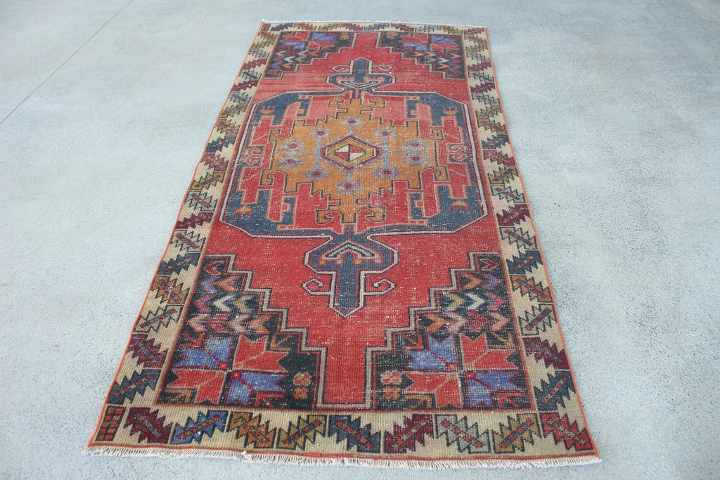 Vintage Turkish Accent Area rug 4.1 x 8.4 ft