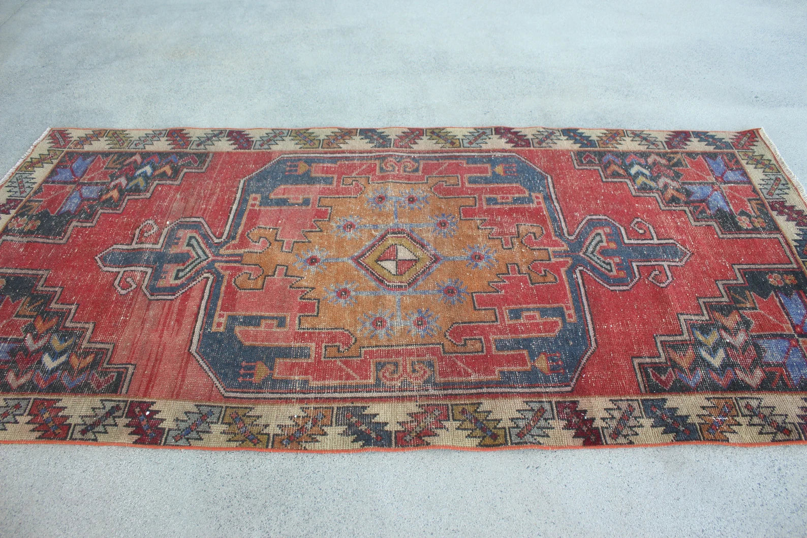 Vintage Turkish Accent Area rug 4.1 x 8.4 ft