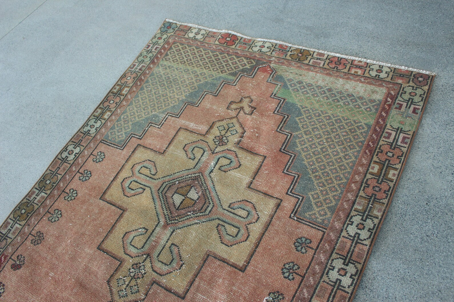 Vintage Turkish Accent Area rug 4 x 8.1 ft
