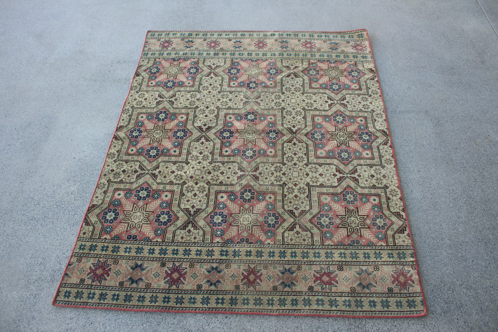 Vintage Turkish Accent Area rug 3.8 x 4.8 ft