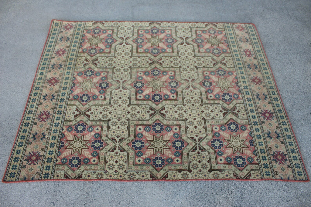 Vintage Turkish Accent Area rug 3.8 x 4.8 ft