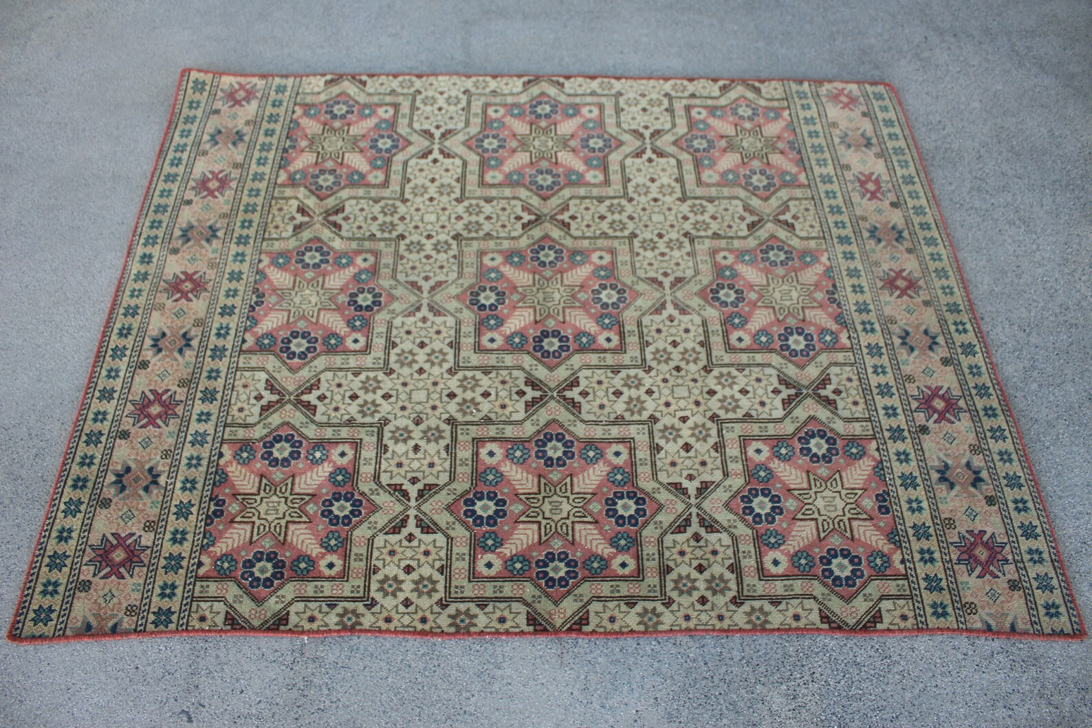 Vintage Turkish Accent Area rug 3.8 x 4.8 ft