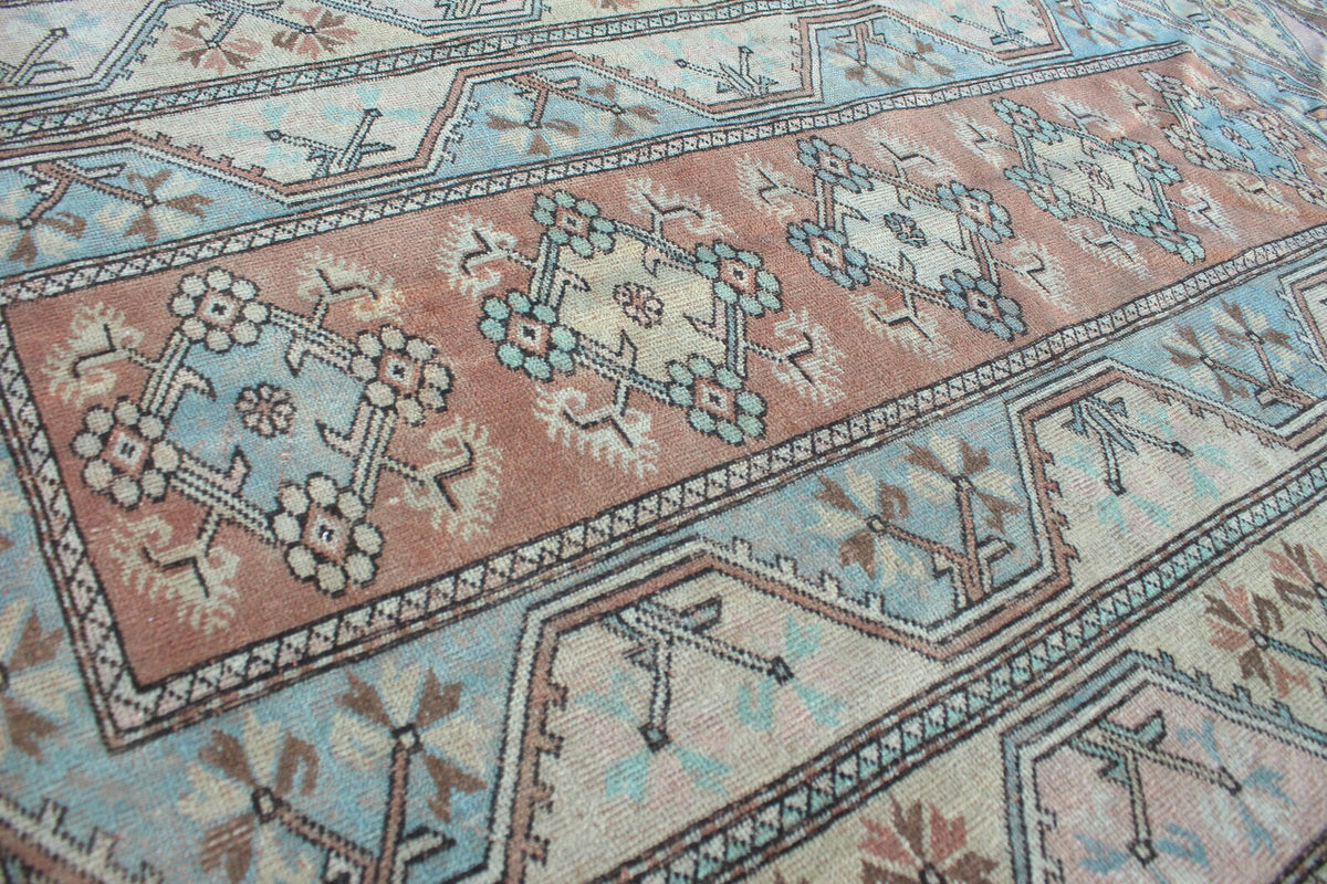 XL Vintage Turkish Accent Area rug 5.3 x 7.8 ft