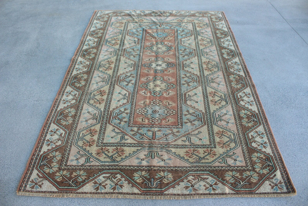 XL Vintage Turkish Accent Area rug 5.3 x 7.8 ft