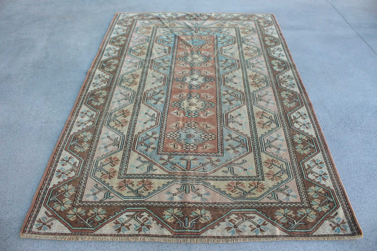 XL Vintage Turkish Accent Area rug 5.3 x 7.8 ft