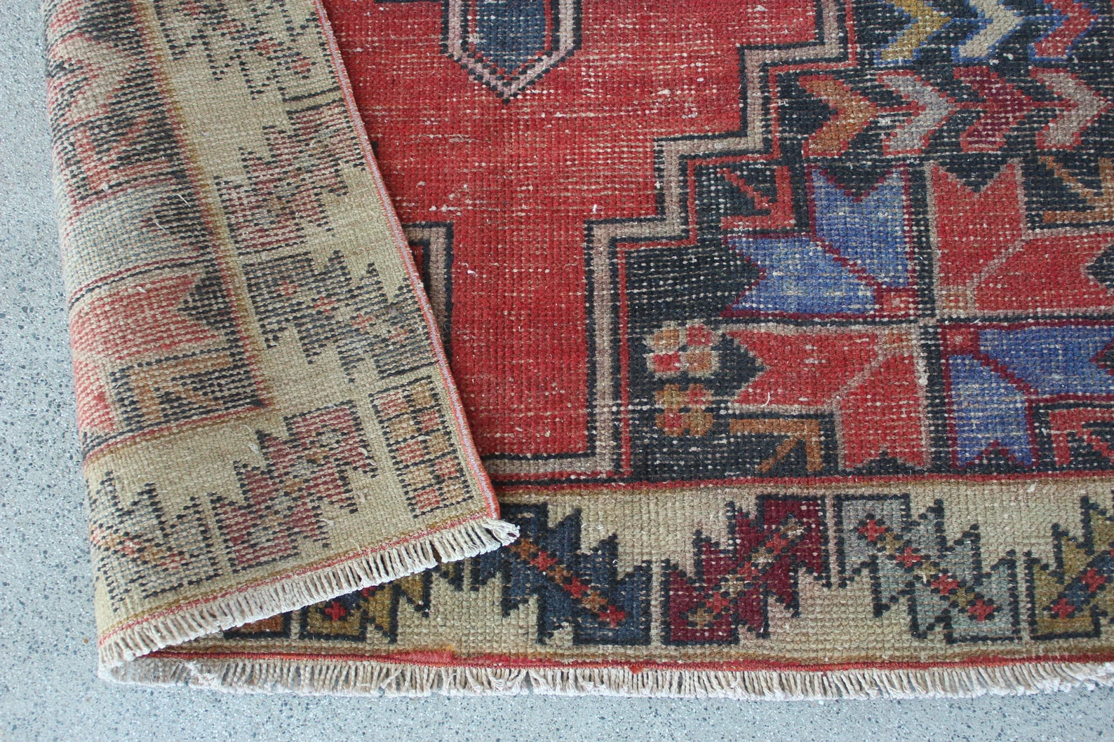 Vintage Turkish Accent Area rug 4.1 x 8.4 ft