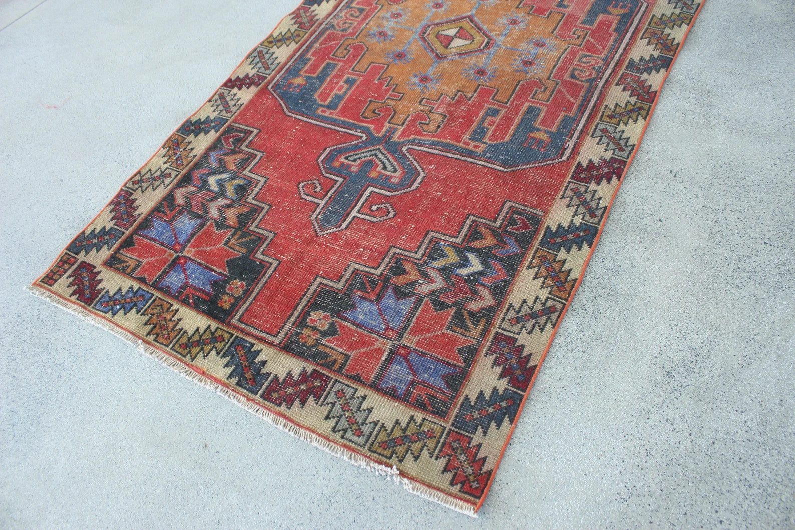 Vintage Turkish Accent Area rug 4.1 x 8.4 ft