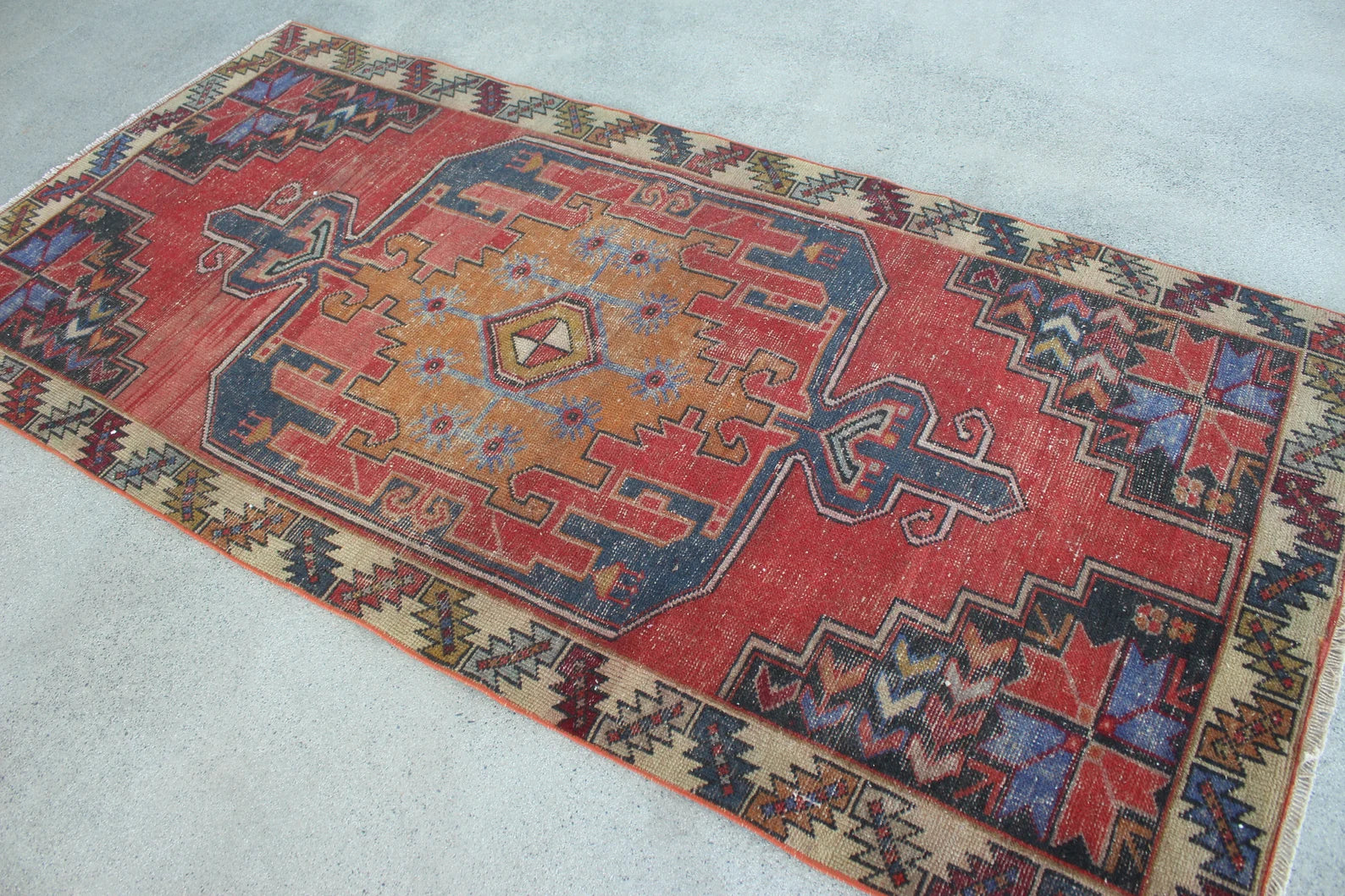 Vintage Turkish Accent Area rug 4.1 x 8.4 ft