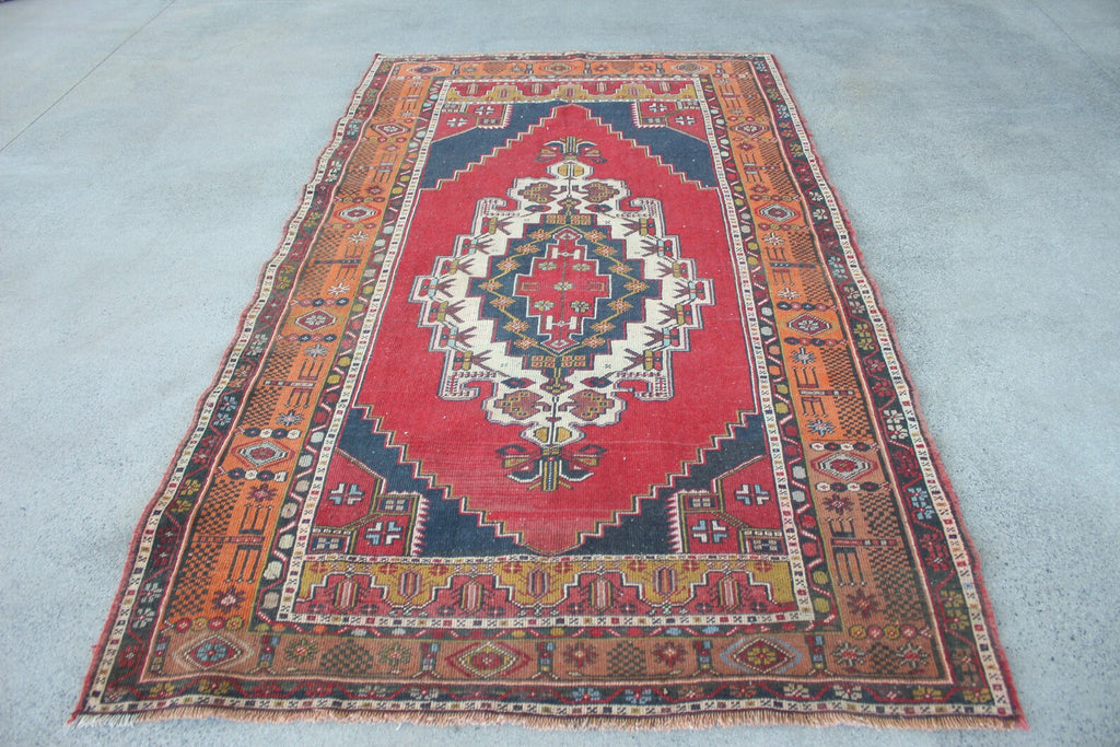 XL Vintage Turkish Accent Area Rug 4.8 x 8.4 ft