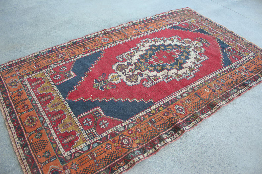 XL Vintage Turkish Accent Area Rug 4.8 x 8.4 ft