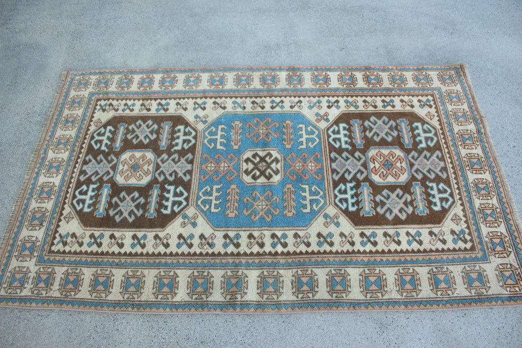 Vintage Turkish Accent Area rug 3.4 x 5.6 ft