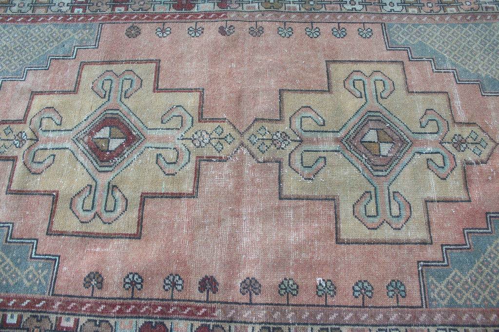 Vintage Turkish Accent Area rug 4 x 8.1 ft