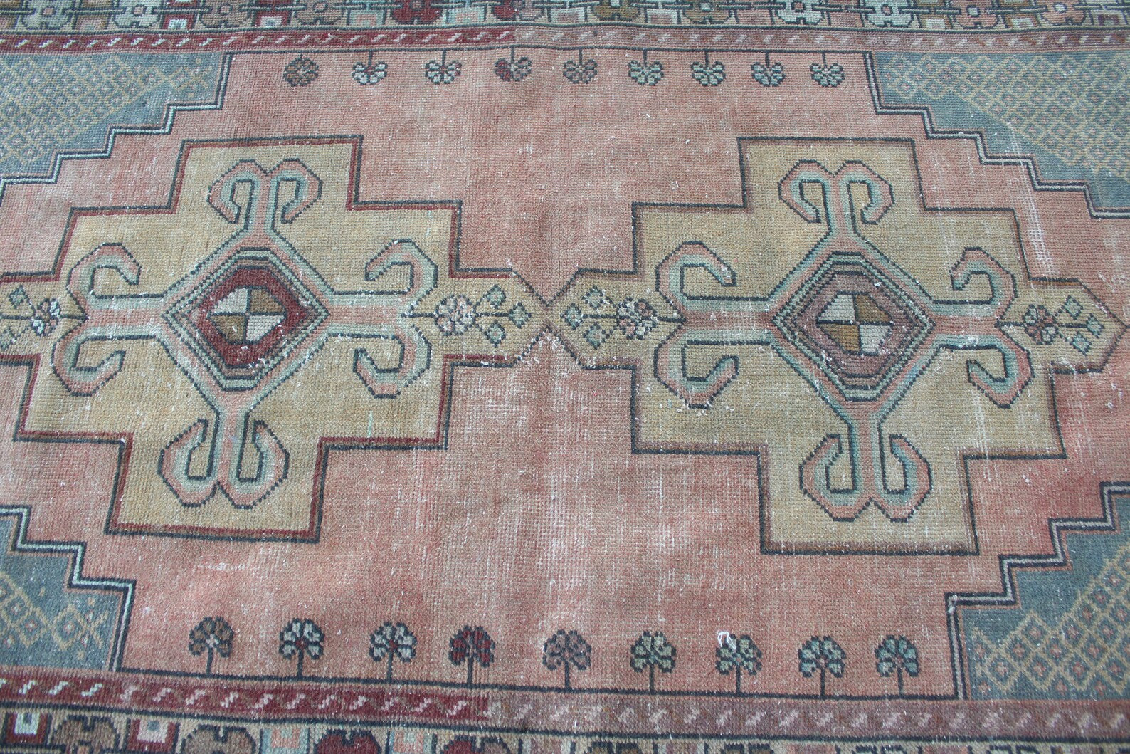 Vintage Turkish Accent Area rug 4 x 8.1 ft