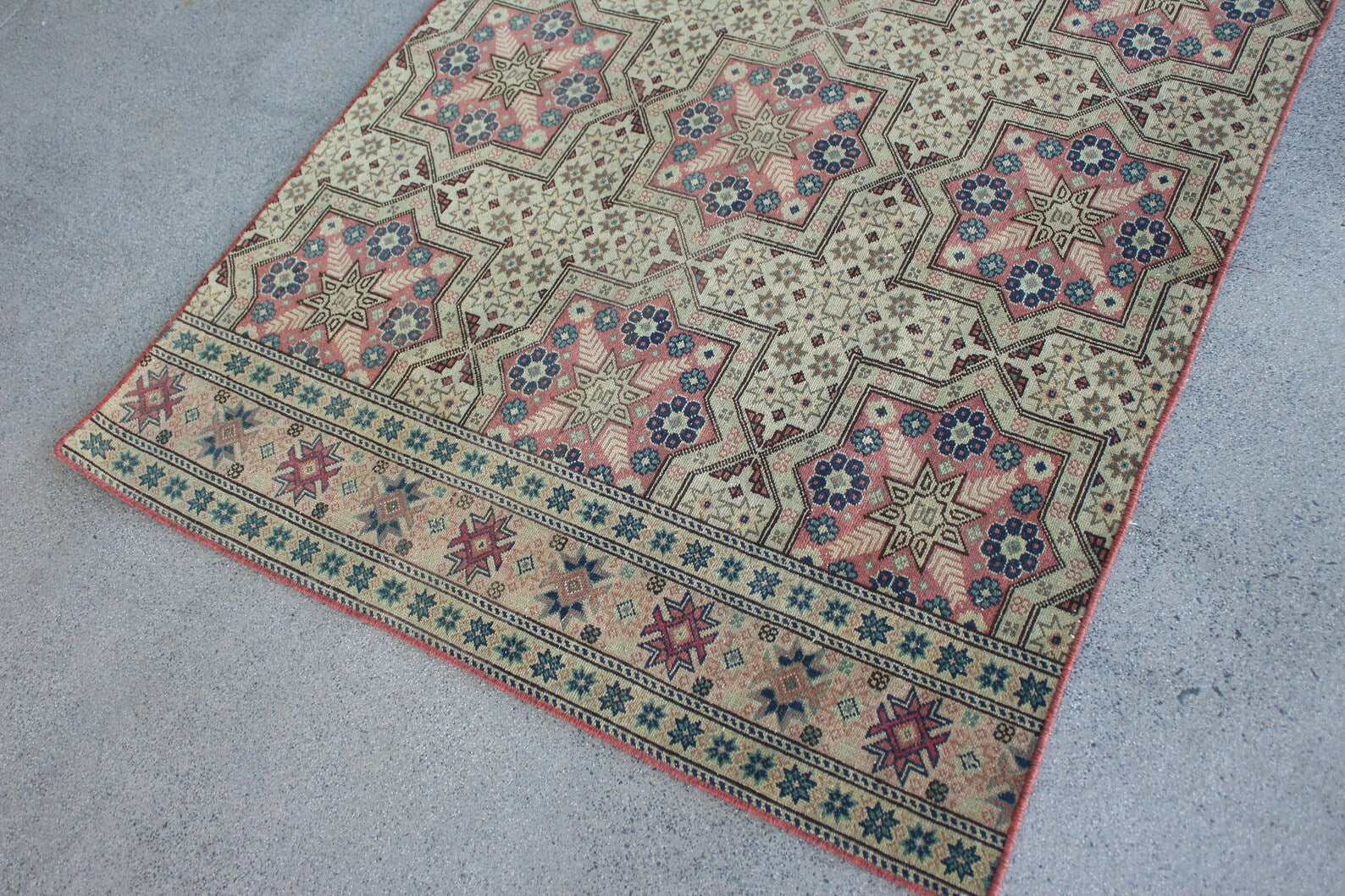 Vintage Turkish Accent Area rug 3.8 x 4.8 ft