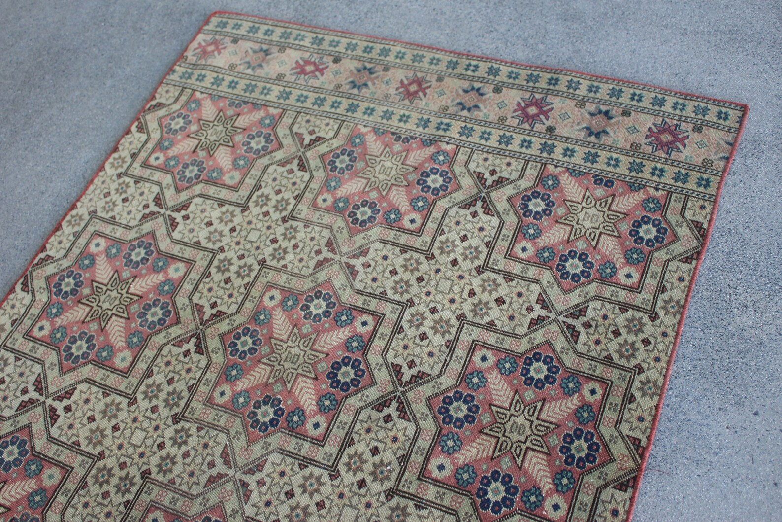 Vintage Turkish Accent Area rug 3.8 x 4.8 ft