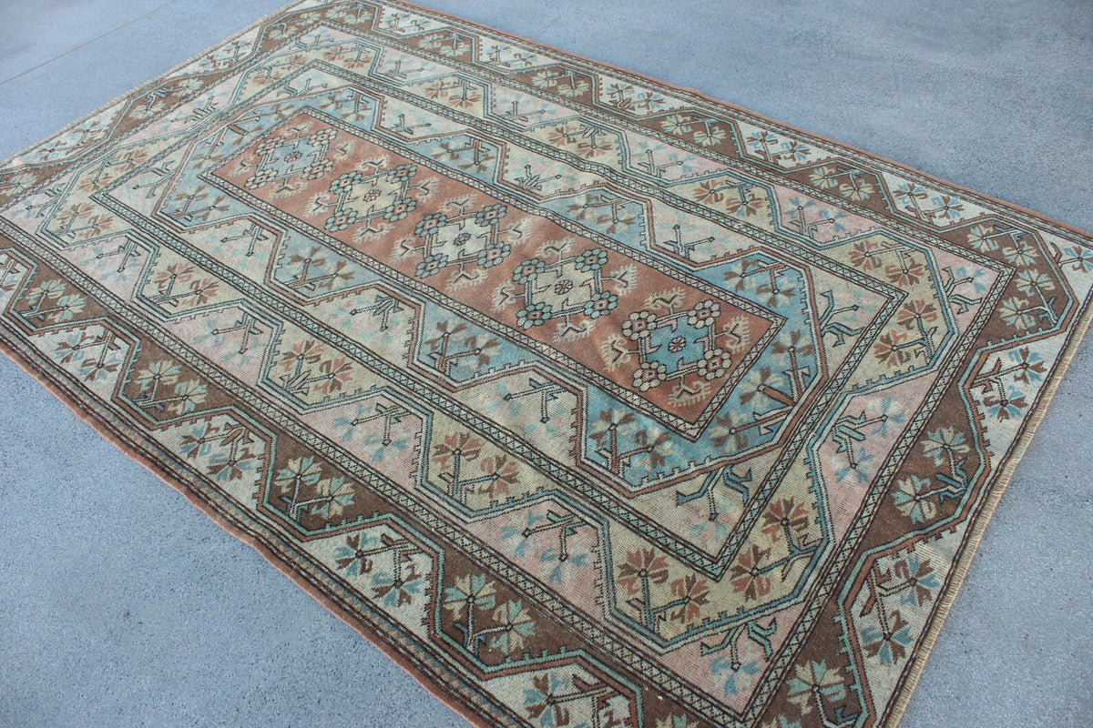 XL Vintage Turkish Accent Area rug 5.3 x 7.8 ft