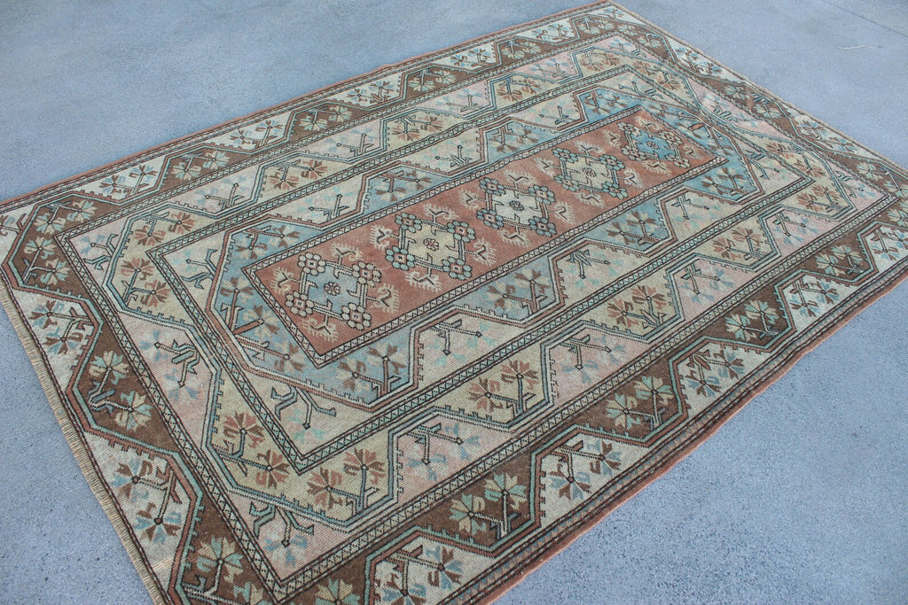 XL Vintage Turkish Accent Area rug 5.3 x 7.8 ft