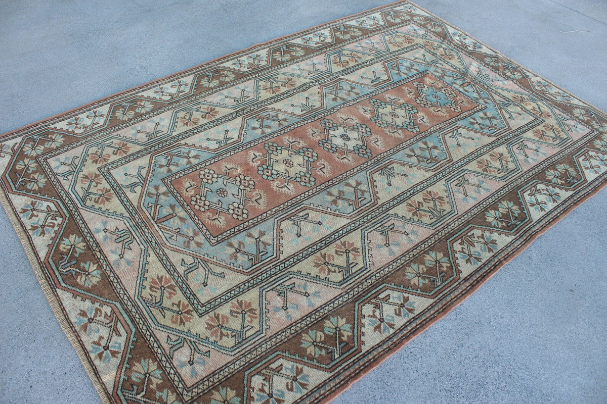 XL Vintage Turkish Accent Area rug 5.3 x 7.8 ft