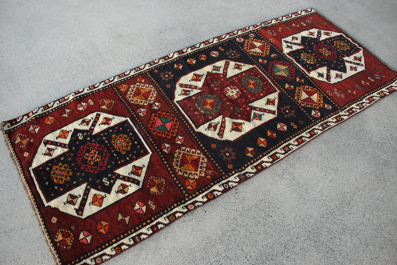 Vintage Turkish Accent Area rug 2.8 x 6.6 ft