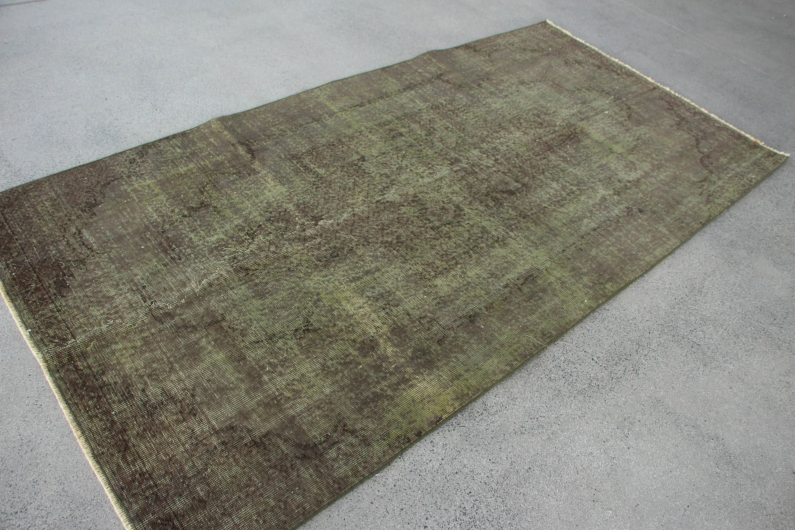 Vintage Turkish Accent Area rug 4.3 x 8.7 ft