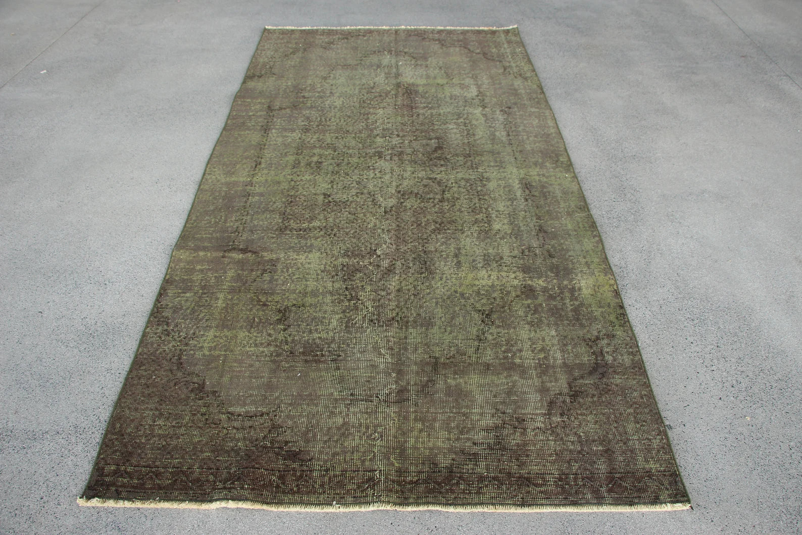 Vintage Turkish Accent Area rug 4.3 x 8.7 ft