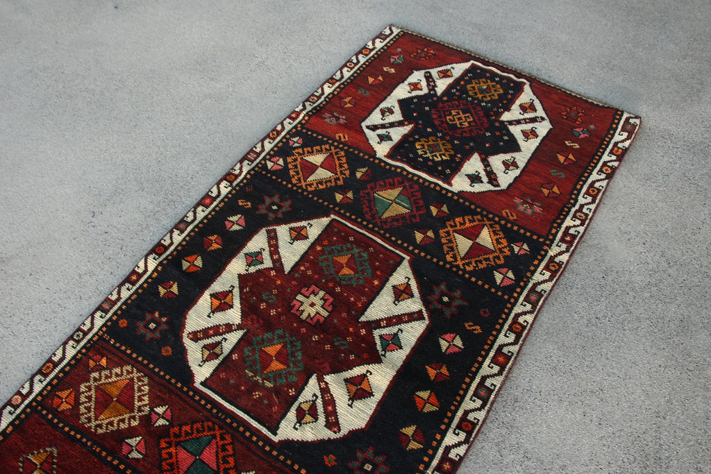 Vintage Turkish Accent Area rug 2.8 x 6.6 ft