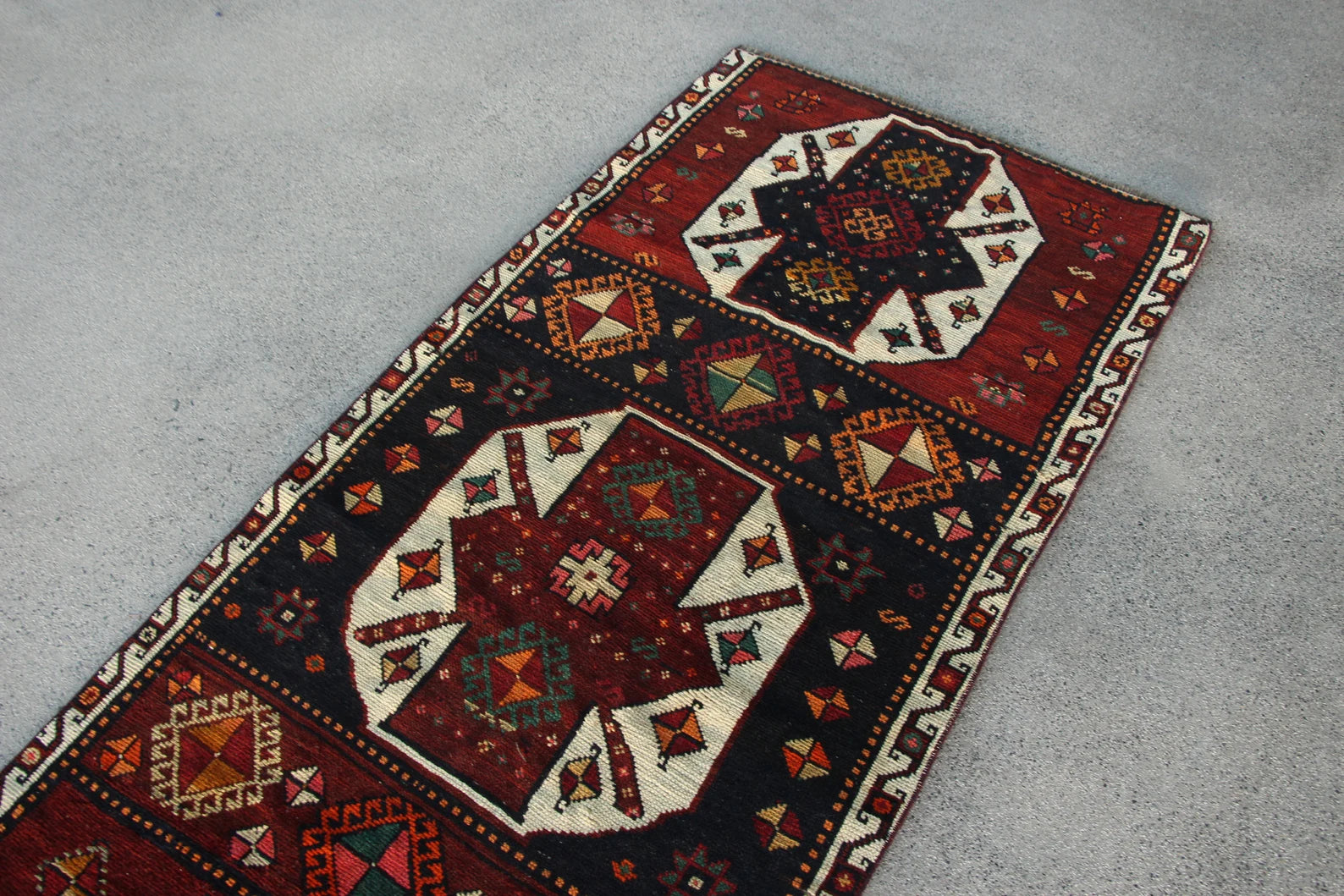 Vintage Turkish Accent Area rug 2.8 x 6.6 ft