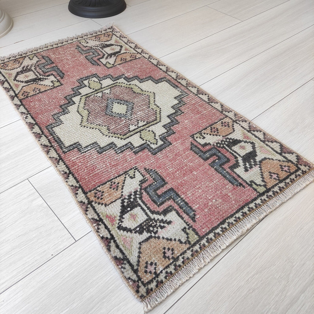 Vintage Turkish Mini Rug 1.5 x 2.8 ft