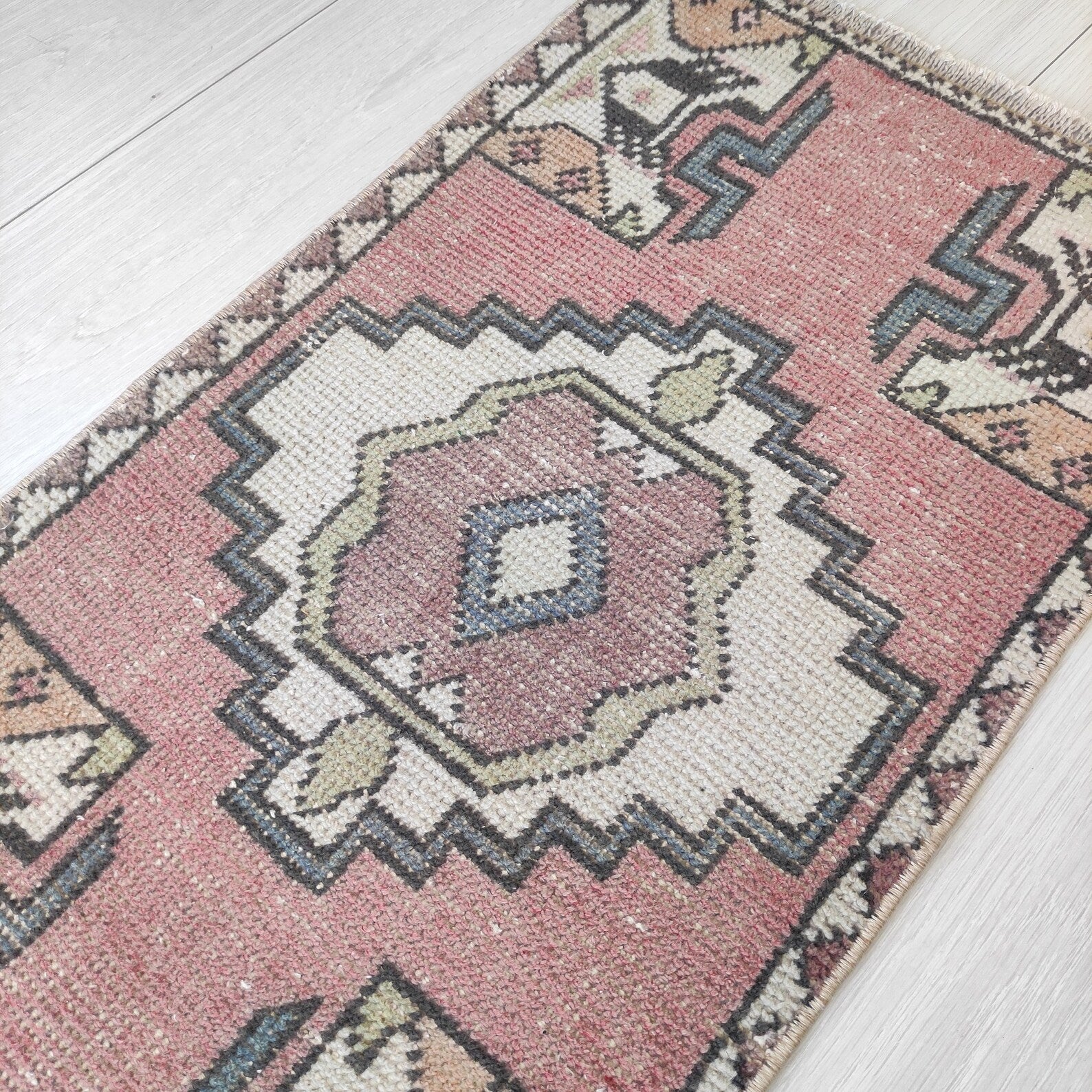 Vintage Turkish Mini Rug 1.5 x 2.8 ft