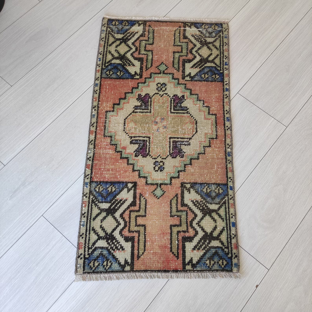 Vintage Turkish Mini Rug 1.5 x 2.9 ft