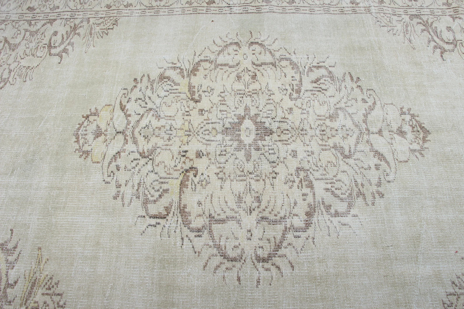 XL Vintage Turkish Accent Area Rug 5.9 x 9.3 ft