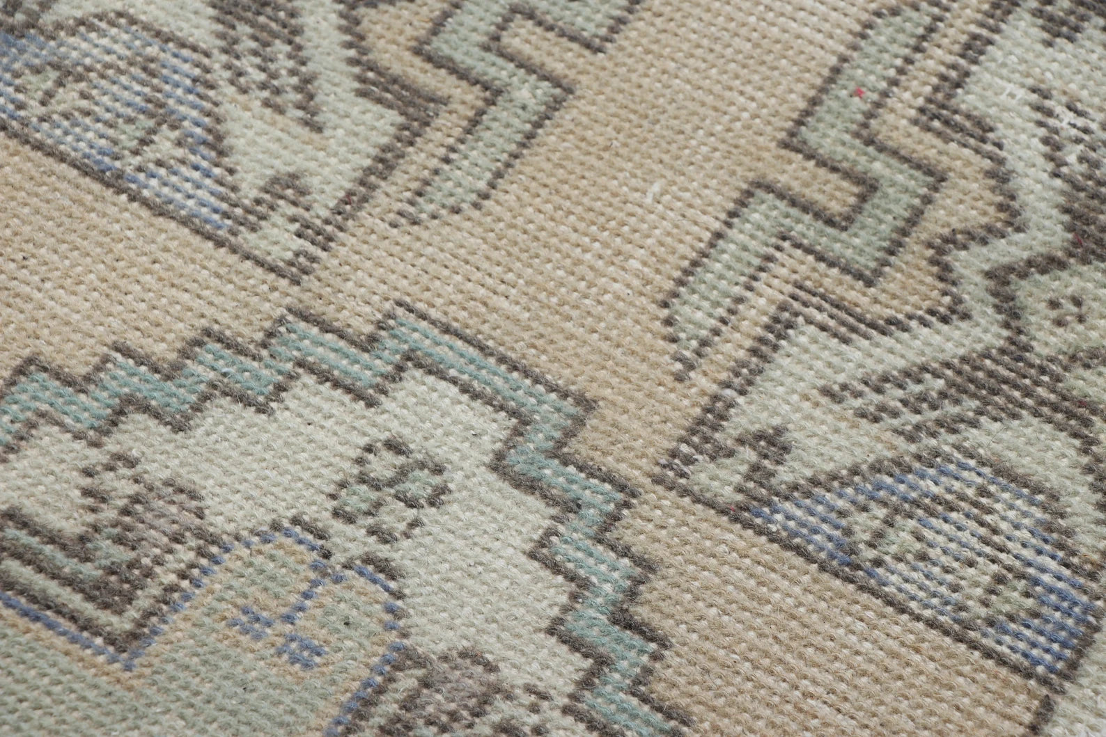 Vintage Turkish Mini Rug 1.5 x 2.8 ft