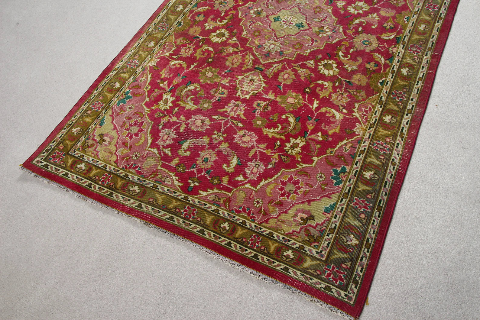 Vintage Turkish Accent Area rug 3.4 x 6 ft