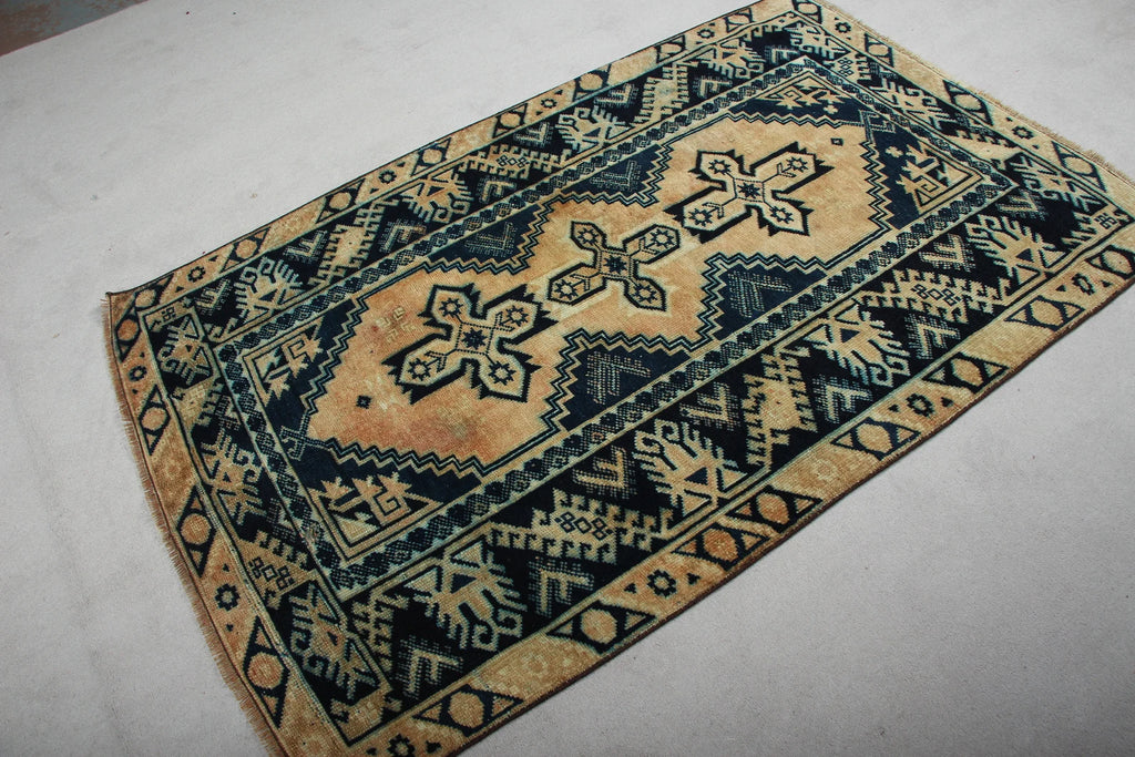 Vintage Turkish Accent Area rug 3.9 x 6.2 ft
