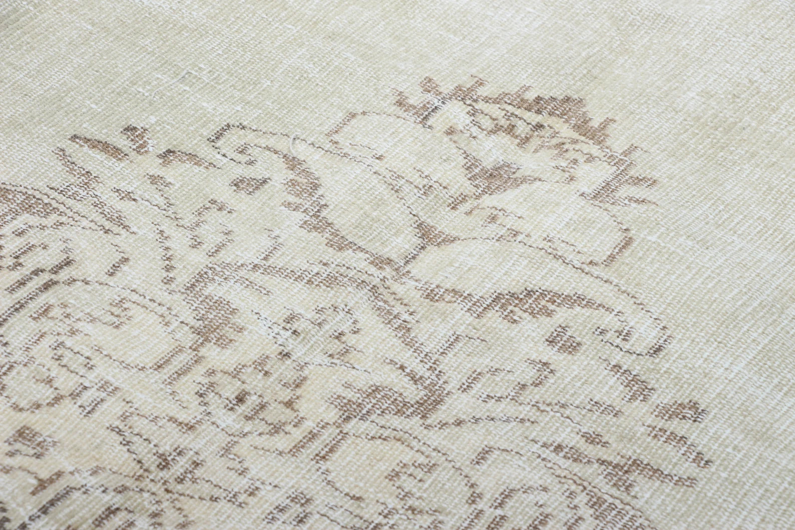 XL Vintage Turkish Accent Area Rug 5.9 x 9.3 ft