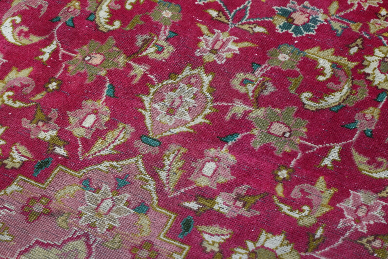 Vintage Turkish Accent Area rug 3.4 x 6 ft