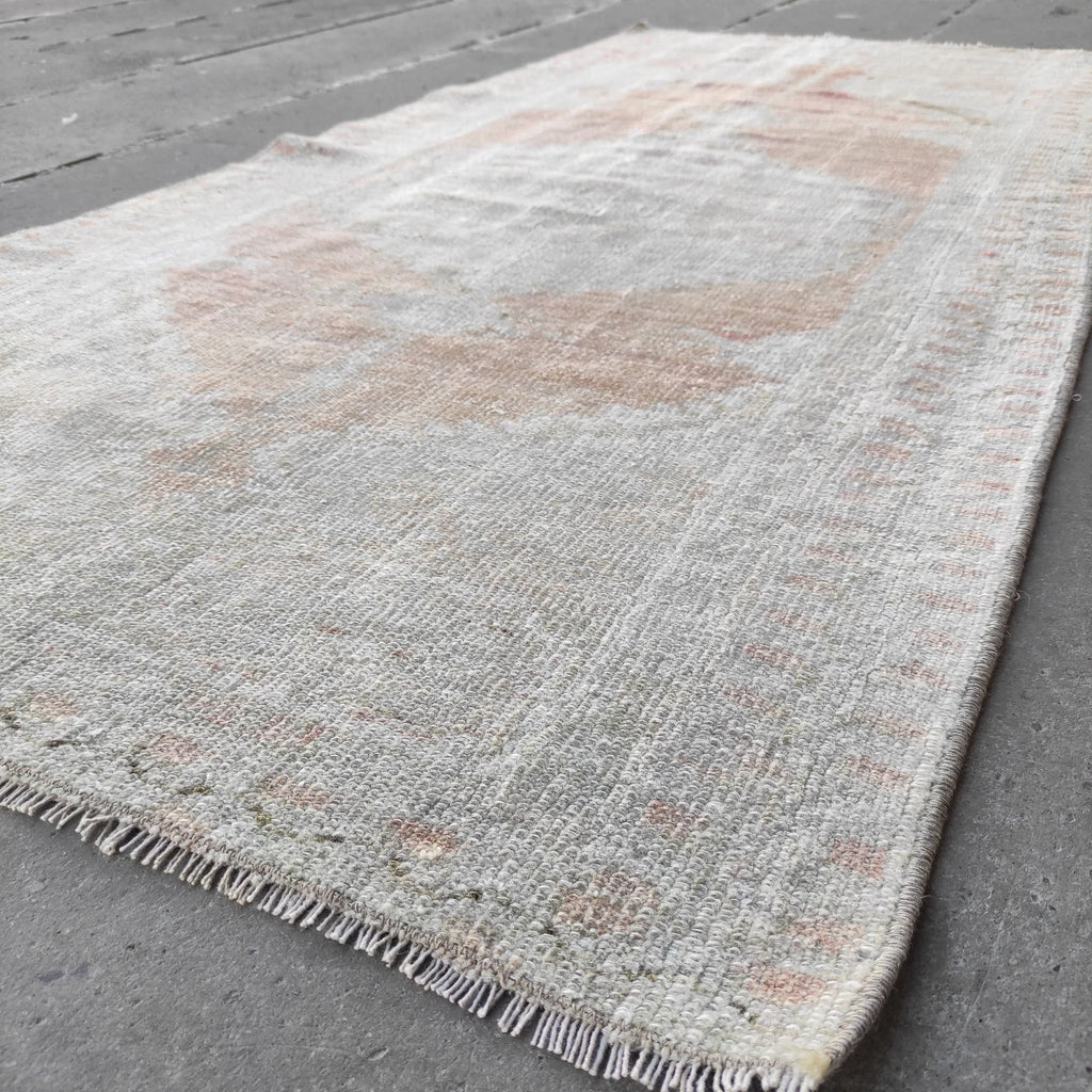 Vintage Turkish Accent Area rug 2.5 x 5.3 ft