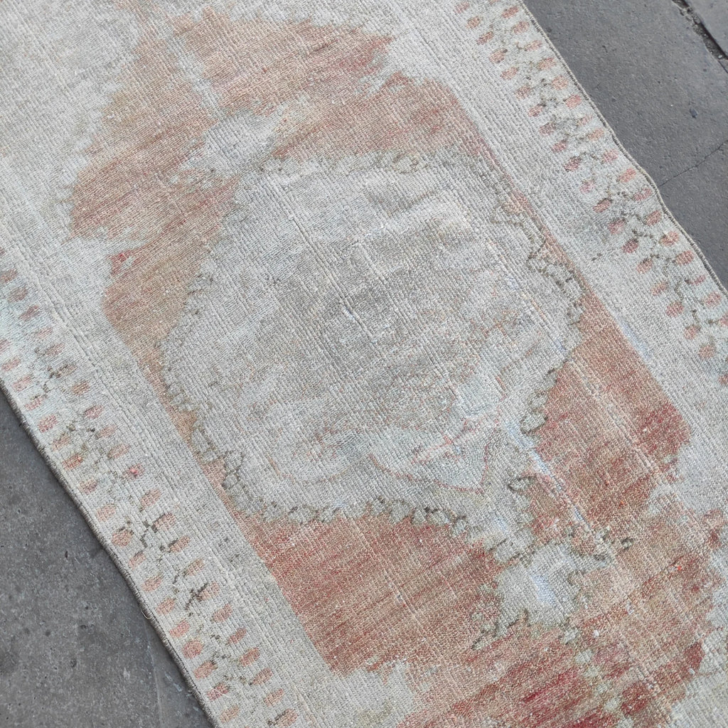 Vintage Turkish Accent Area rug 2.5 x 5.3 ft