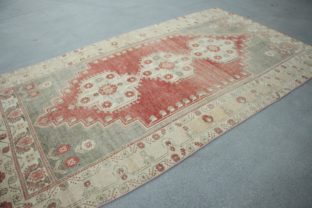 XL Vintage Turkish Accent Area Rug 5.4 x 9.5 ft