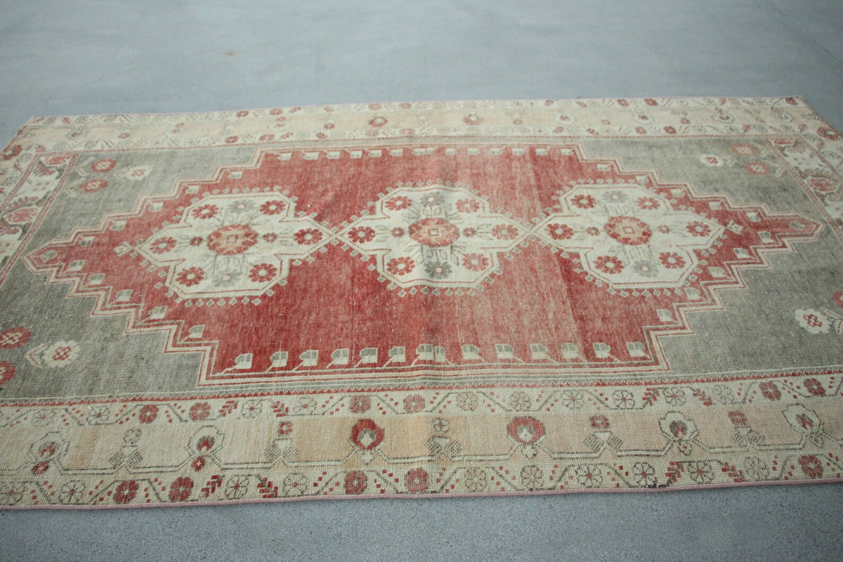 XL Vintage Turkish Accent Area Rug 5.4 x 9.5 ft