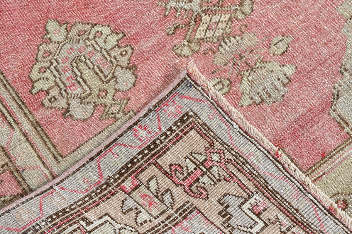Vintage Turkish Accent Area rug 3.8 x 8 ft