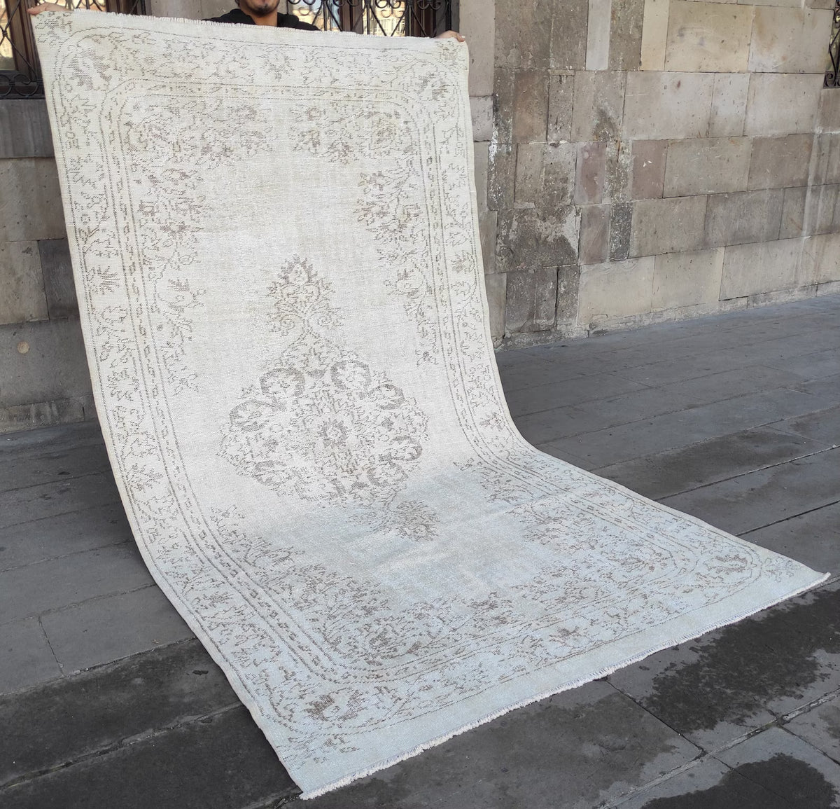 Vintage Turkish Accent Area rug 5 x 9.3 ft