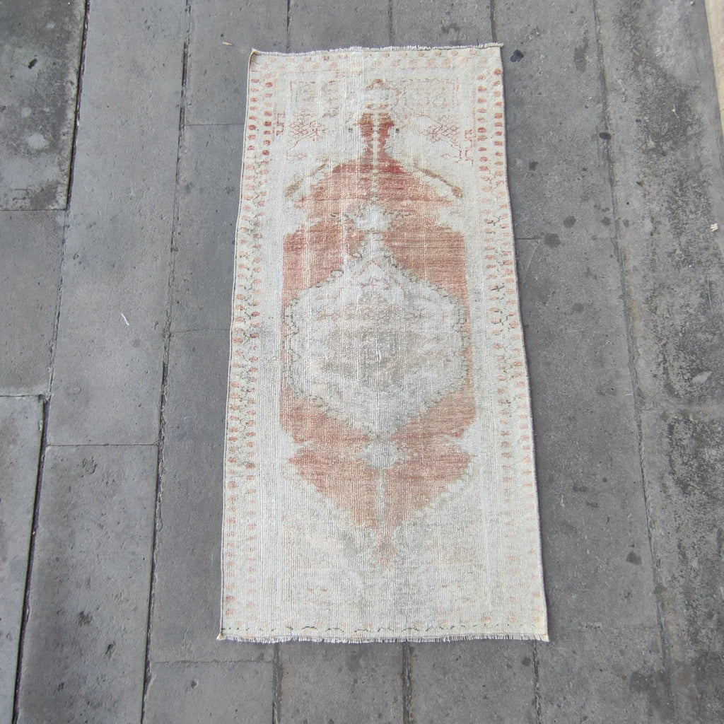 Vintage Turkish Accent Area rug 2.5 x 5.3 ft